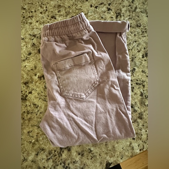 Mauve colored MB chino joggers - Picture 3 of 3